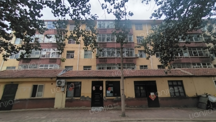 锻压厂宿舍外景图