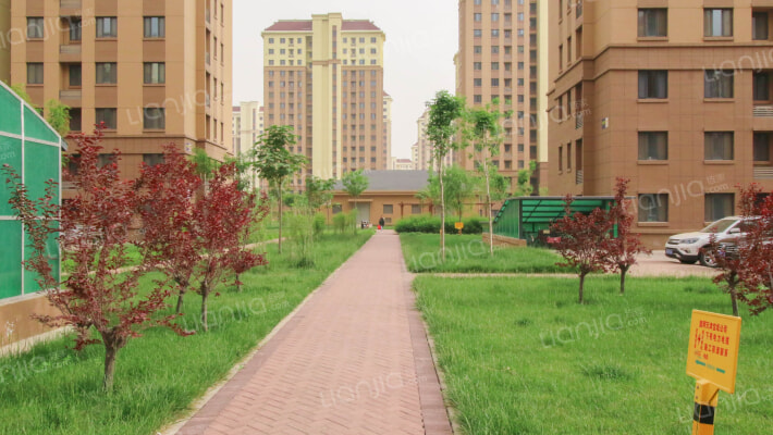 蝶恋和园外景图