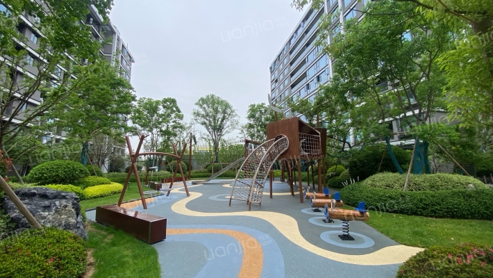 保亿湖珀润园外景图