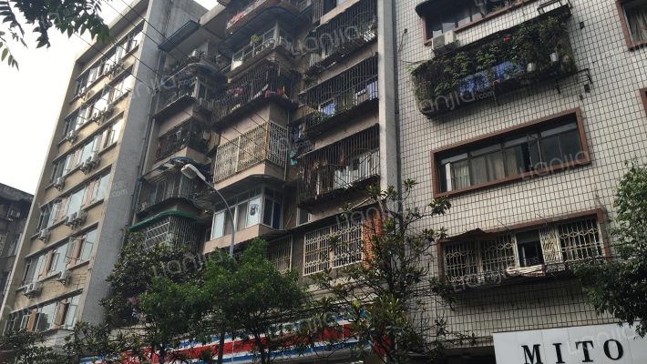 莹华寺街外景图