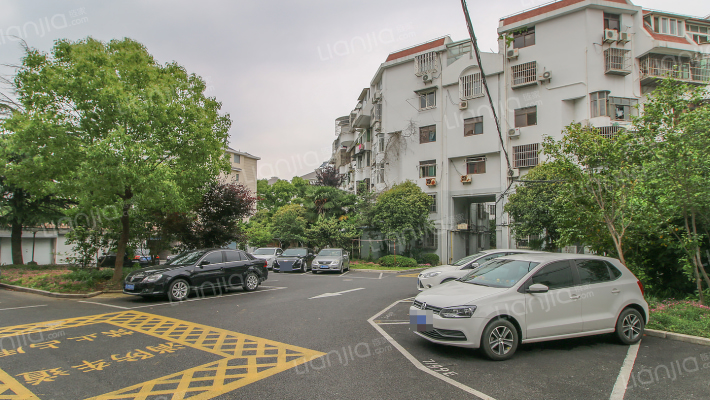 申华公寓外景图