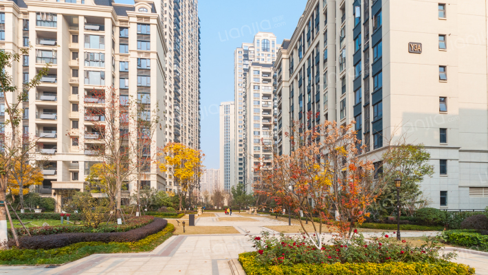 保利香颂枫丹白露外景图