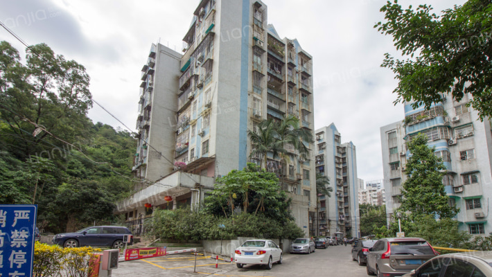 侨源山庄外景图