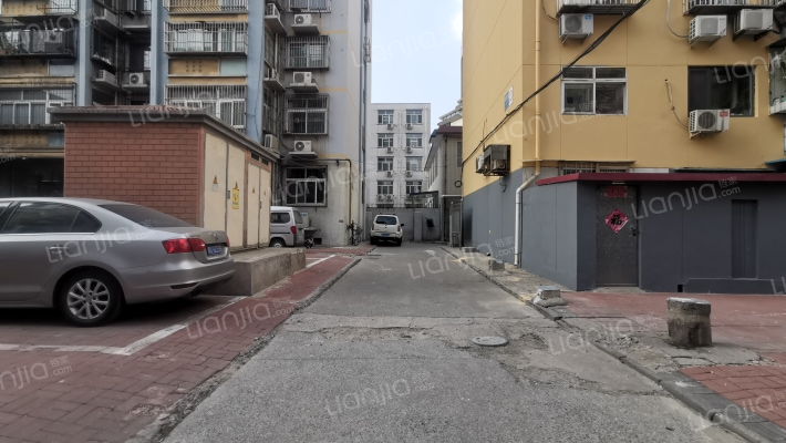 金都大厦外景图