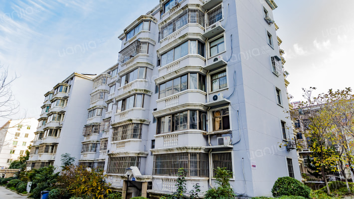 教师公寓外景图