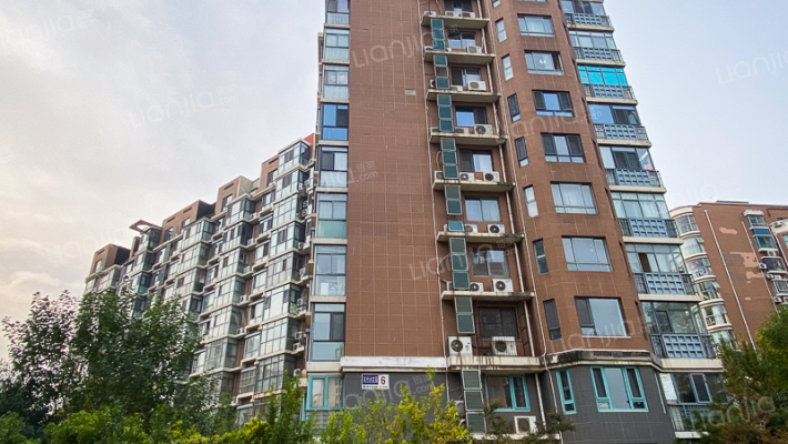 名仕达花园外景图