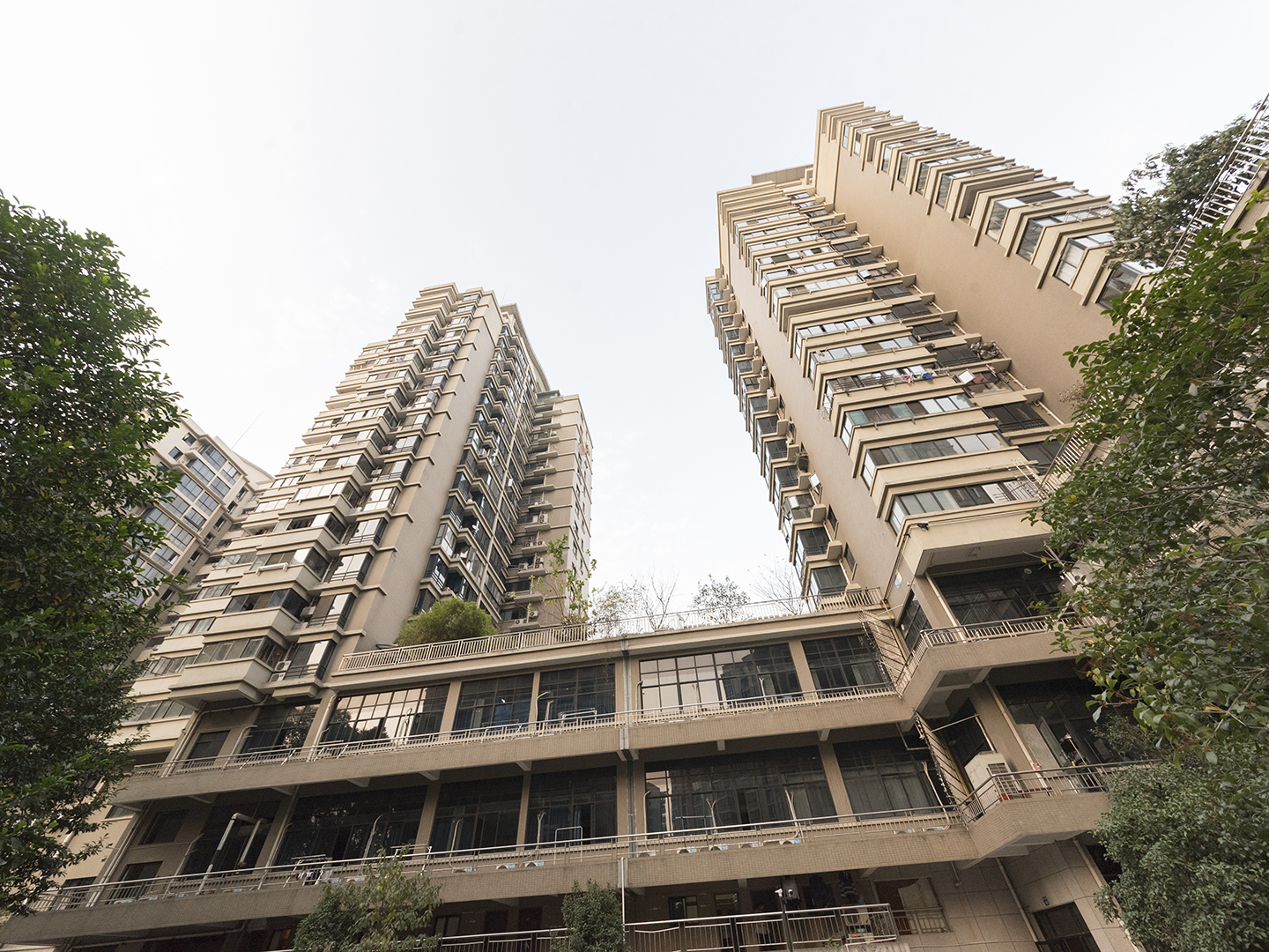 Linjiang Garden compound photo 9