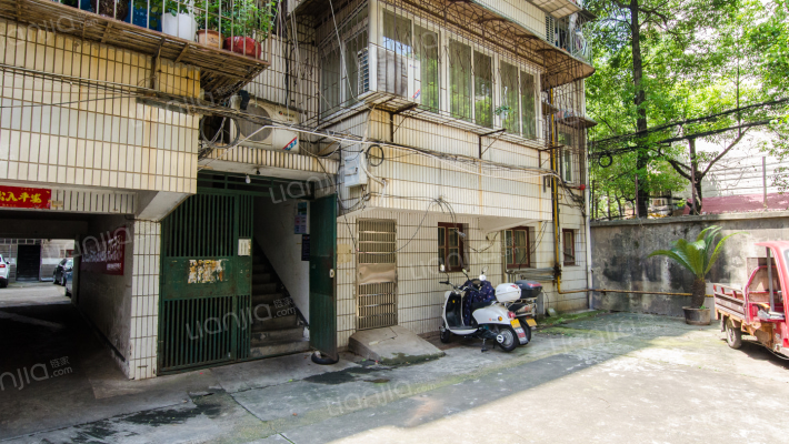 人寿保险公司附属小区外景图