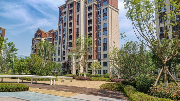 阳光城哈罗小镇外景图