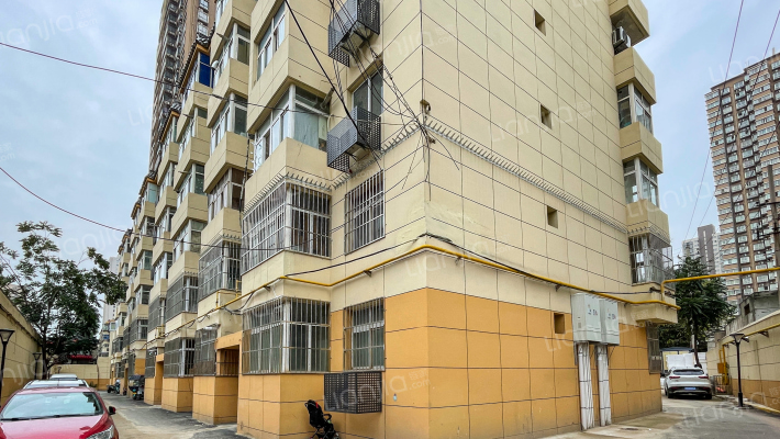 纬二十七街外景图