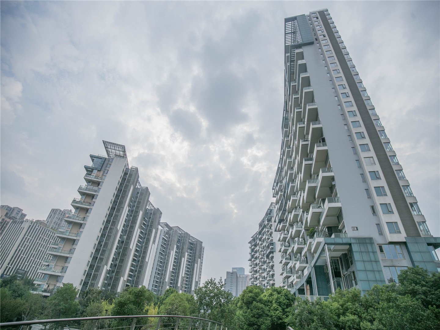 君临天下小区实景 4