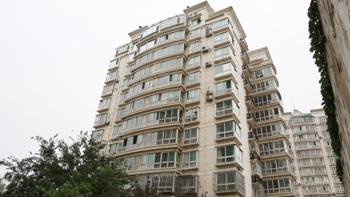 金冠花园外景图