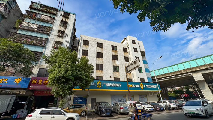 狮岭加油站集资楼外景图