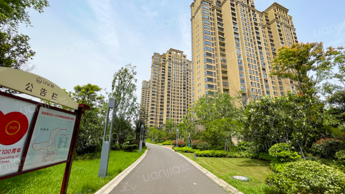 广信万汇城外景图