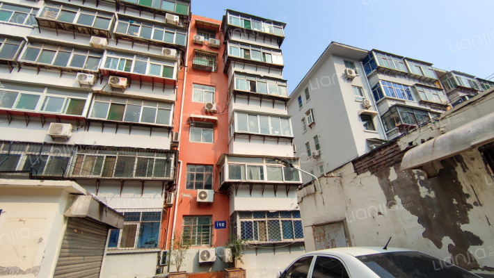 经五纬八231号外景图