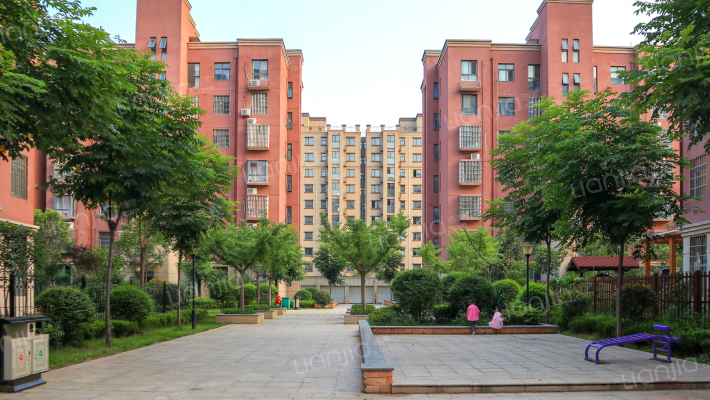 隆府新城外景图