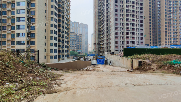 腾业国王镇外景图