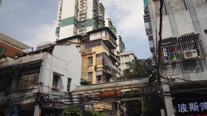 龙津苑小区外景图