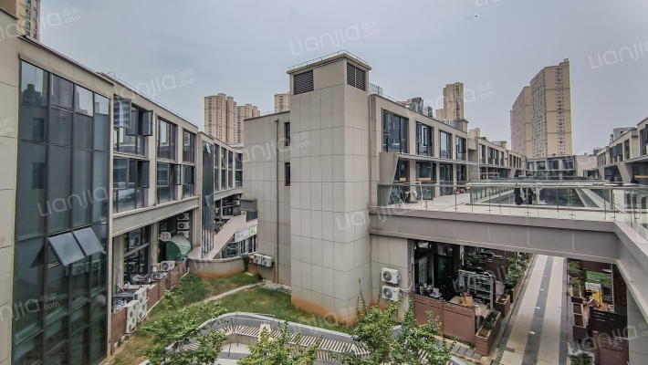 未来七彩小镇外景图