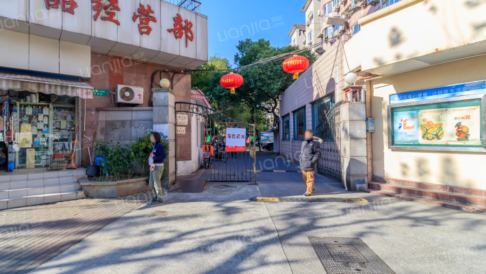 党校居民小区外景图