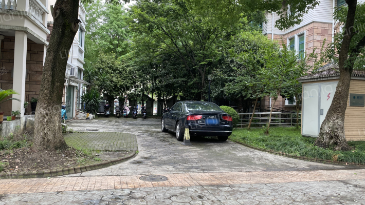 半岛豪门(公寓)外景图