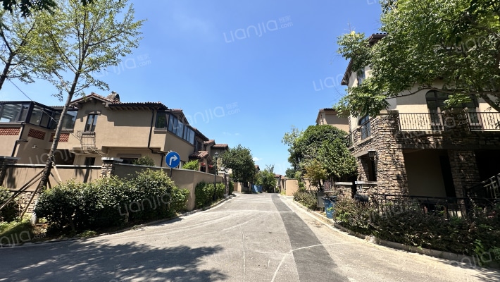 中铁水映加州外景图