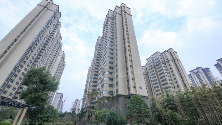 龙安花园外景图