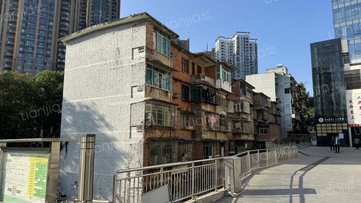 省第二人民医院宿舍外景图