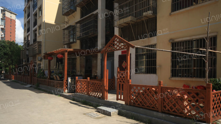 湾里区长鸿小区外景图