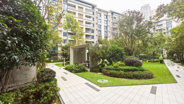 龙湖春江天镜江涞外景图