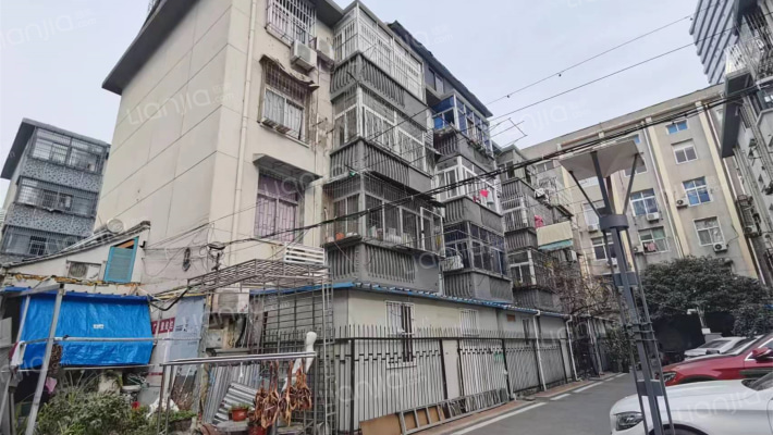 人行宿舍外景图