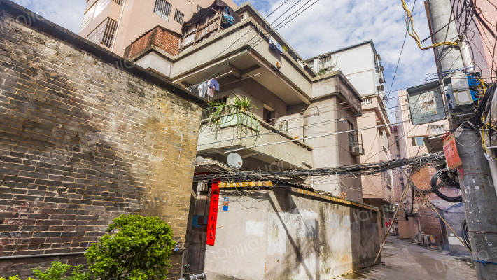 东二中心村外景图