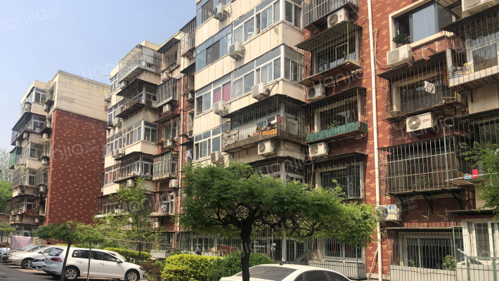 引河南里外景图