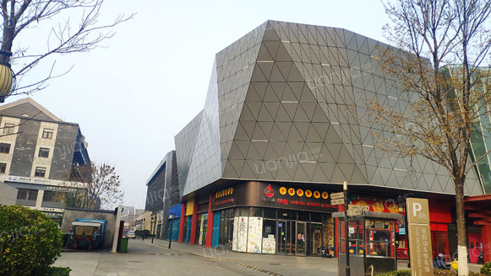 宝龙城市广场外景图