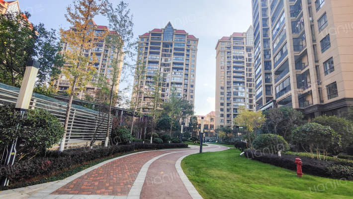 贵安山语城外景图