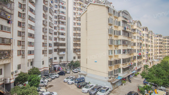 象湖公寓外景图