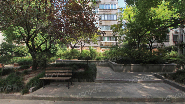 新怡苑小区外景图