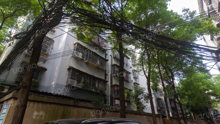 新民小学宿舍外景图