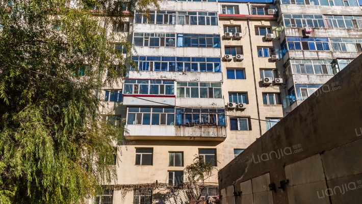 体育小区外景图