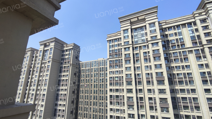 恒生望山外景图