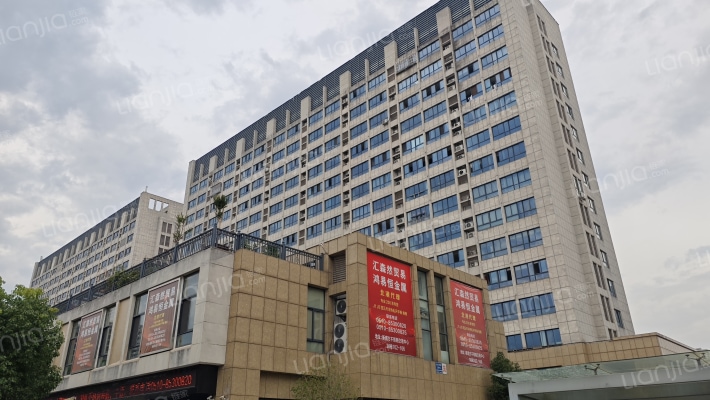 南方港湾城外景图