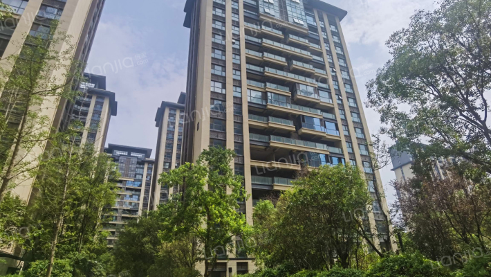 名门峰景园外景图