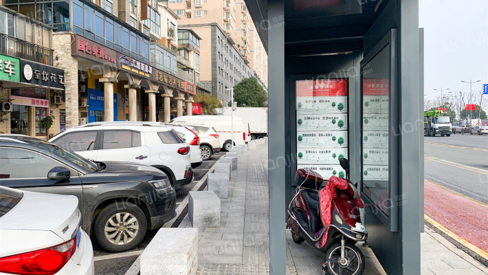 中南汽配城外景图