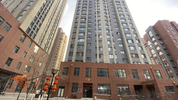 名仕经典广场外景图