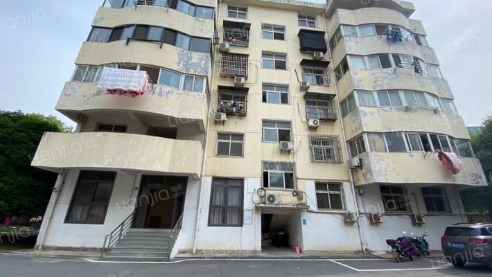 农业发展银行宿舍楼外景图