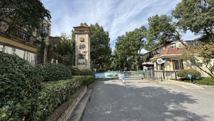 淀山湖绅园外景图