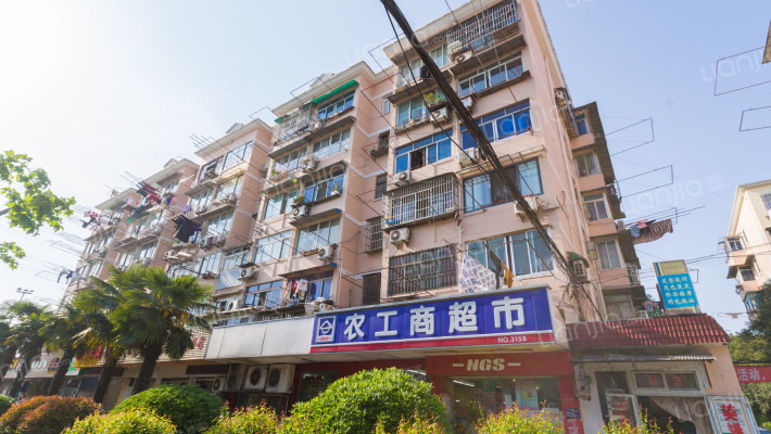 爱建新村外景图