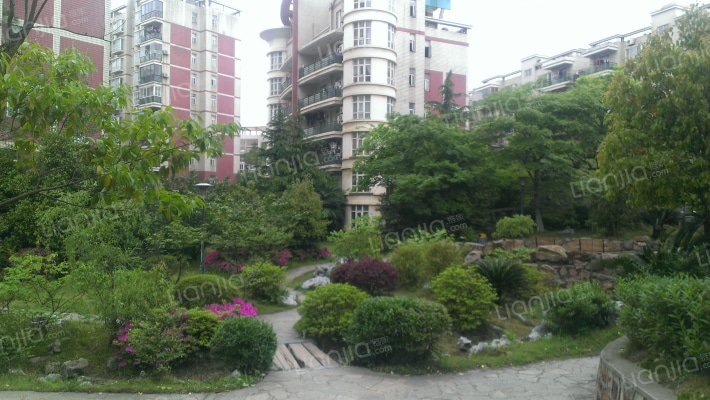 光谷陆景苑外景图