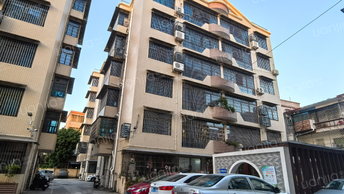 教师村外景图
