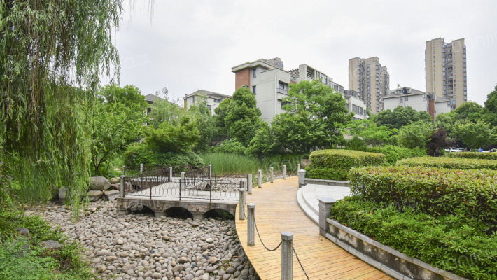 维也纳森林花园外景图